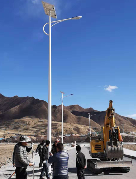 甘南碌曲10米克孜勒苏柯尔克孜太阳能路灯项目