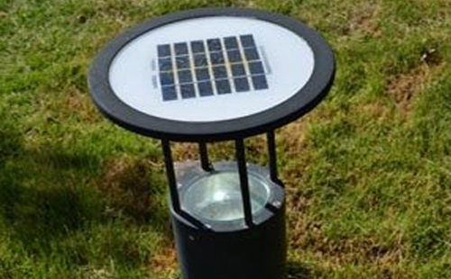 别墅庭院氛围营造：克孜勒苏柯尔克孜草坪灯选型与布光技巧